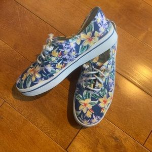 Hawaiian Pattern Floral Sneakers